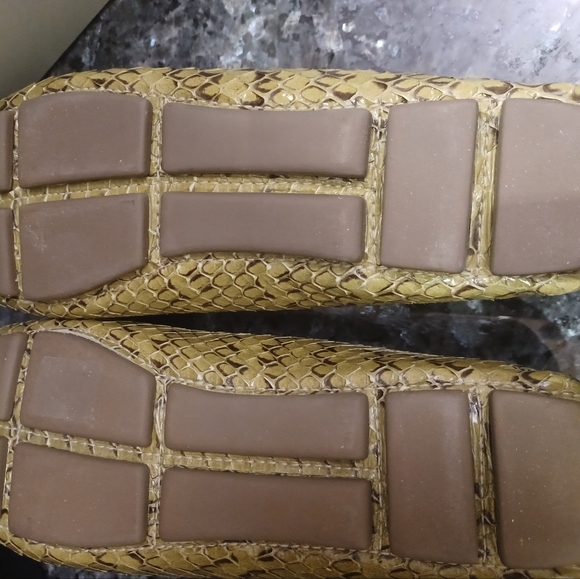 NEW! PRADA WOMEN OLIVE SNAKE SKIN LOAFERS BRAND NEW - Picture 4 of 6